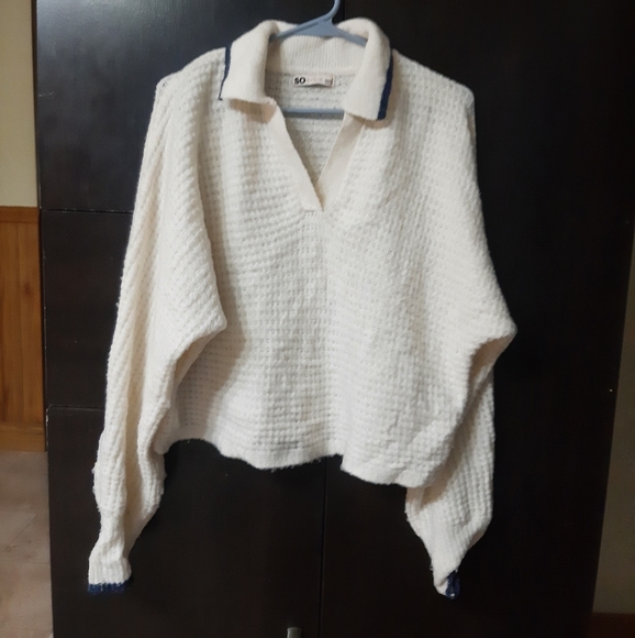 SO Sweaters - SO Cropped Soft Sweater GUC